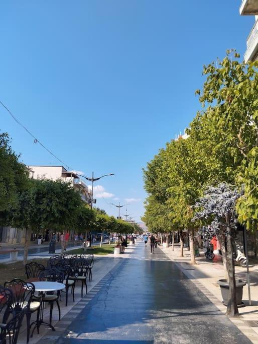 Vicky'S Central Apartment Corinth Bagian luar foto